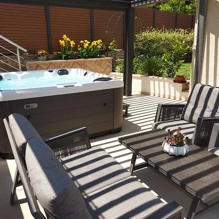 Villa Madu --- Entire Private With Jacuzzi *