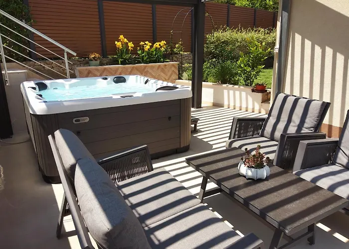 Βίλα Madu --- Entire Private With Jacuzzi *