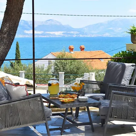 Villa Madu --- Entire Private With Jacuzzi Trogir
