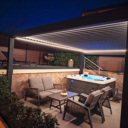 Madu --- Entire Private With Jacuzzi Villa *